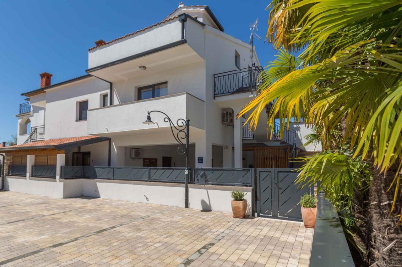 Apartments In Porec - Istrien 43008 Exterior foto